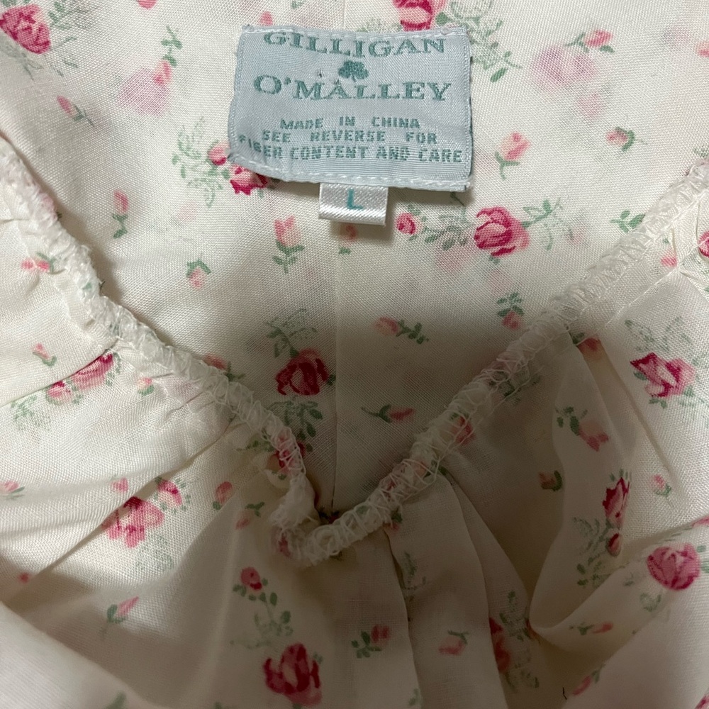 Vintage Gilligan & O'Malley Cream Nightgown with Pink Rose Print and Lace Yoke - Picture 2 of 8